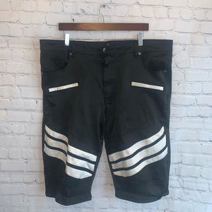 Diamond Stash Black & White Striped Shorts size 40